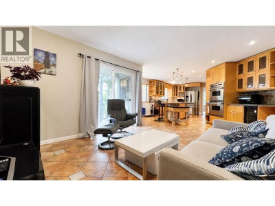 2016 WINTER Crescent | Coquitlam British Columbia | Slide Image Thirteen