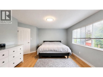 2016 WINTER Crescent | Coquitlam British Columbia | Slide Image Fifteen