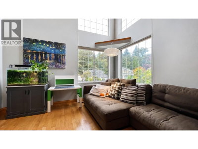 2016 WINTER Crescent | Coquitlam British Columbia | Slide Image Three