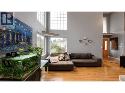 2016 WINTER Crescent | Coquitlam British Columbia | Slide Image Four