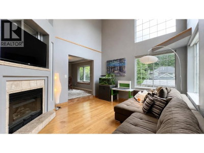 2016 WINTER Crescent | Coquitlam British Columbia | Slide Image Six