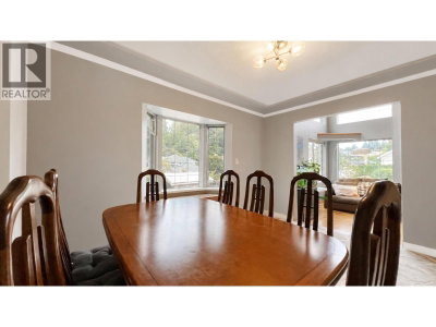 2016 WINTER Crescent | Coquitlam British Columbia | Slide Image Eight