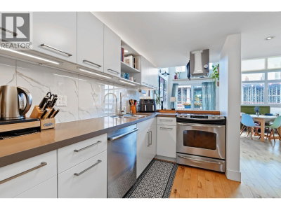 1330 GRAVELEY Street | Vancouver British Columbia | Slide Image Nine