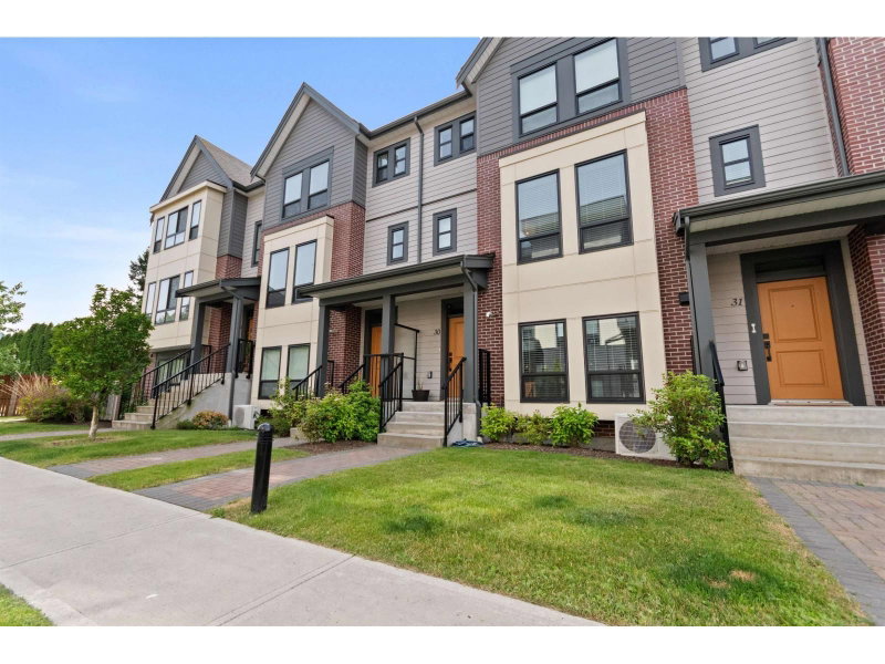 45500 CAMPUS Drive Chilliwack British Columbia, V2R 6E9 - 4 Bedrooms Condo For Sale