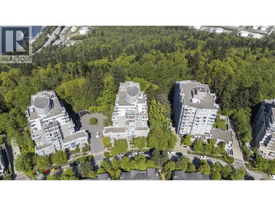 9262 UNIVERSITY Crescent | Burnaby British Columbia | Slide Image Thirty