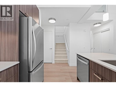 22562 121 Avenue | Maple Ridge British Columbia | Slide Image Six