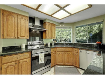 8182 140B Street | Surrey British Columbia | Slide Image Ten