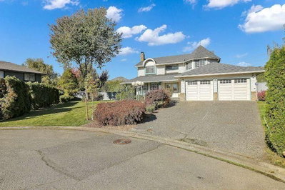 8182 140B Street | Surrey British Columbia | Slide Image Three