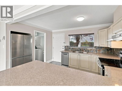 40327 DIAMOND HEAD Road | Squamish British Columbia | Slide Image Three