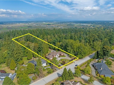 17007 28 Avenue | Surrey British Columbia | Slide Image Three
