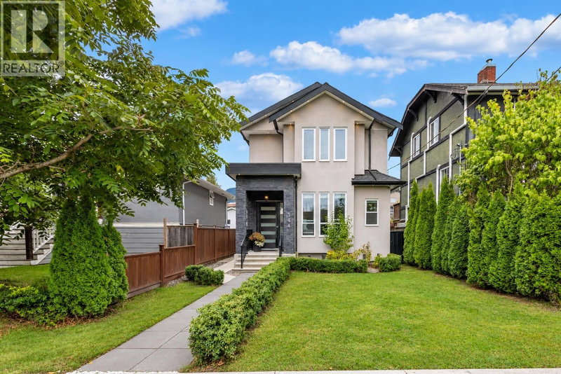 344 21 Street North Vancouver British Columbia, V7L 3B8 - 6 Bedrooms Home For Sale