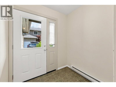 40200 GOVERNMENT Road | Squamish British Columbia | Slide Image Thirteen