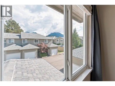 40200 GOVERNMENT Road | Squamish British Columbia | Slide Image Fifteen