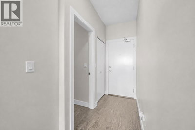 963 CHARLAND Avenue | Coquitlam British Columbia | Slide Image Eighteen