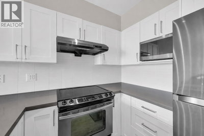 963 CHARLAND Avenue | Coquitlam British Columbia | Slide Image Six