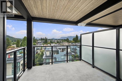 707 COMO LAKE Avenue | Coquitlam British Columbia | Slide Image Thirteen
