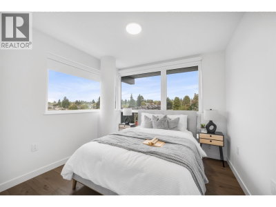 8030 OAK Street | Vancouver British Columbia | Slide Image Eighteen