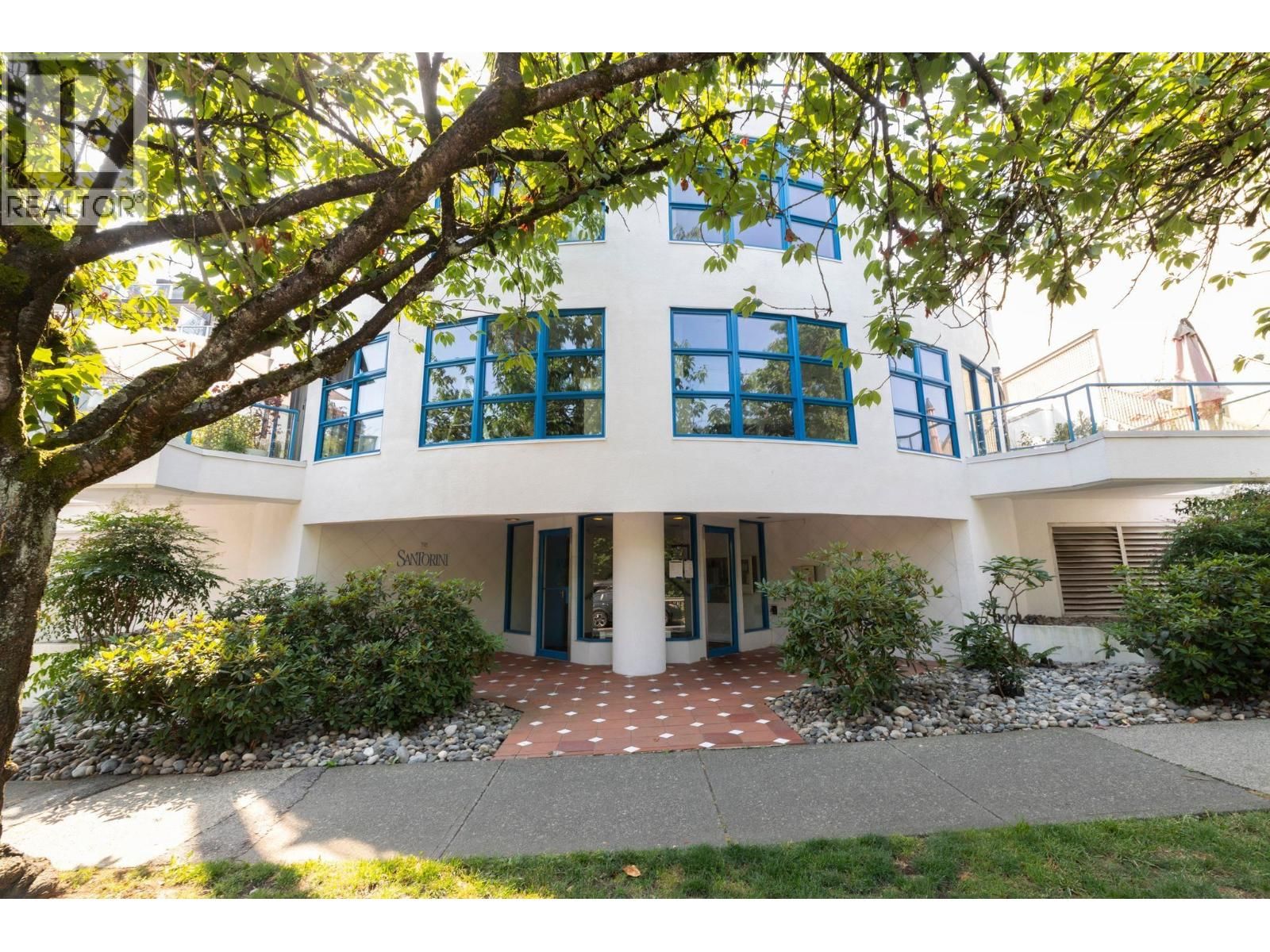 1038 7TH Avenue, Vancouver, British Columbia V6H 1B3