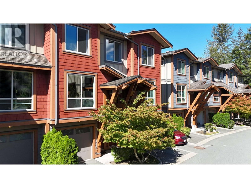 40653 TANTALUS Road Squamish British Columbia, V0N 1T0 - 2 Bedrooms Condo For Sale