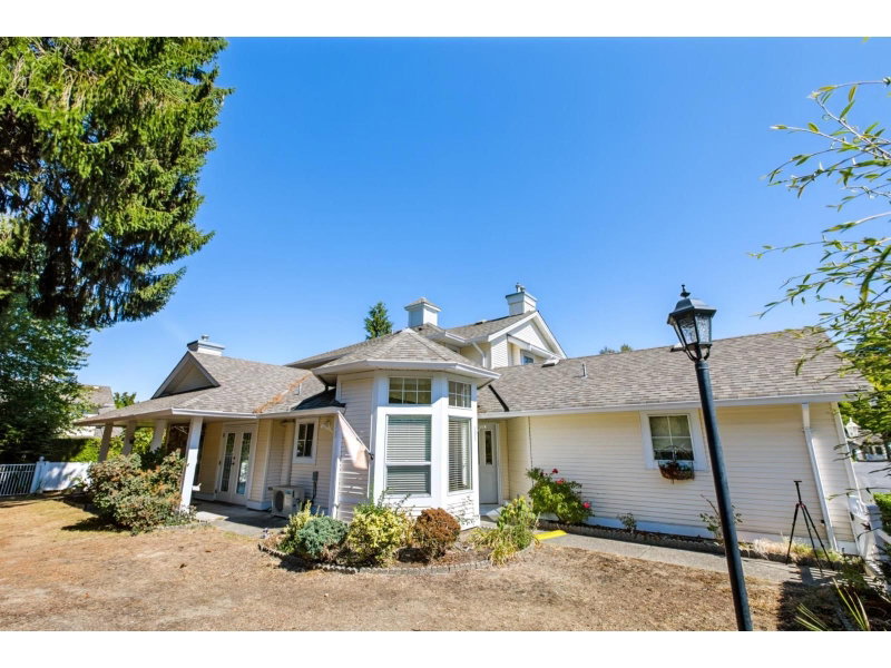 9208 208 Street Langley British Columbia, V1M 2M9 - 3 Bedrooms Condo For Sale