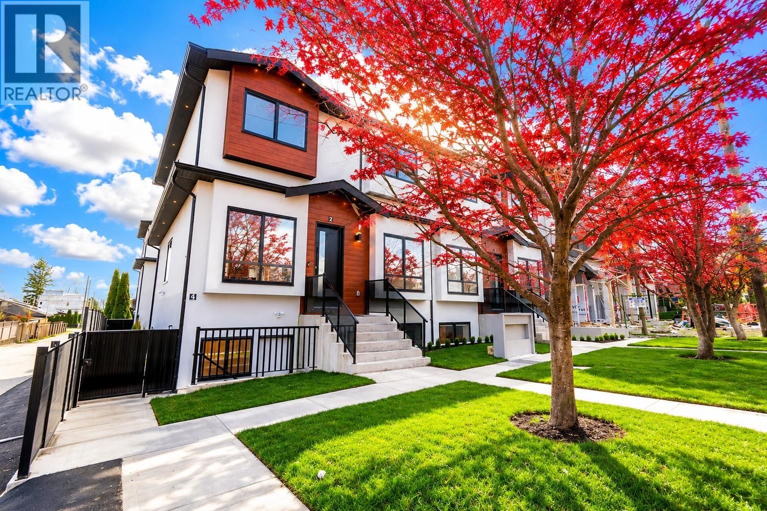 6692 NAPIER Street, Burnaby, British Columbia V5B 2C3
