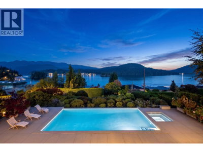 791 BEACHVIEW Drive | North Vancouver British Columbia | Slide Image Three