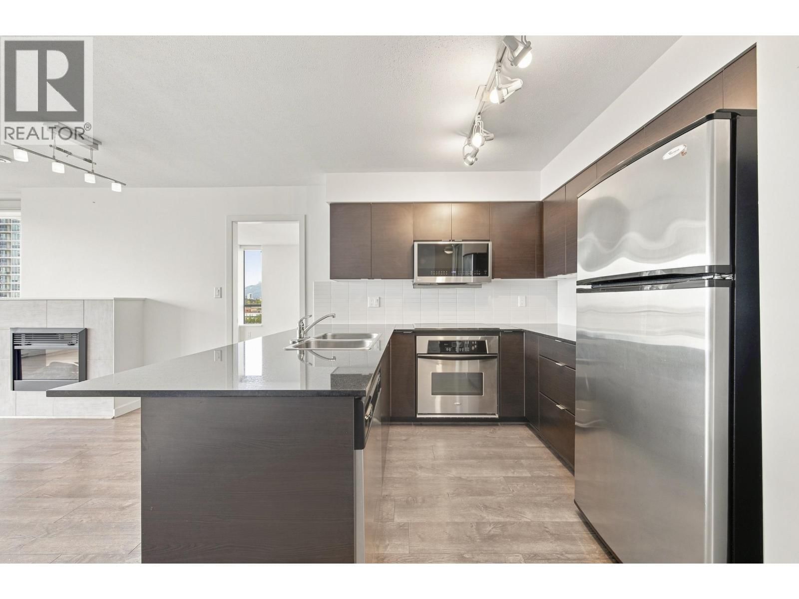 4182 DAWSON Street, Burnaby, British Columbia V5C 0A4
