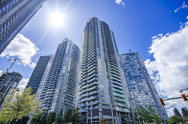 13688 100 Avenue Surrey British Columbia, V3T 0G5 - 2 Bedrooms Condo For Sale