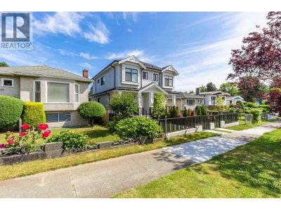 2975 42ND Avenue | Vancouver British Columbia | Slide Image Three
