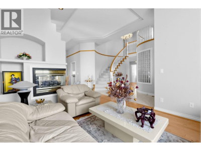 2947 BLACKBEAR Court | Coquitlam British Columbia | Slide Image Three