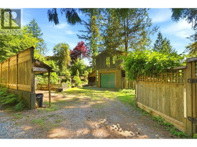 5481 INDIAN RIVER Drive | North Vancouver British Columbia | Slide Image Three