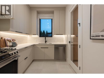 805 PROSPECT Street | Coquitlam British Columbia | Slide Image Fifteen