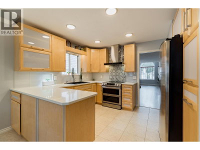 1261 WINDSOR Avenue | Port Coquitlam British Columbia | Slide Image Ten