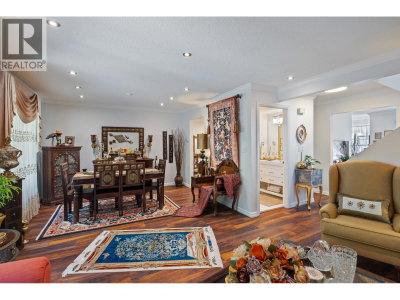 2561 RUNNEL Drive | Coquitlam British Columbia | Slide Image Thirteen