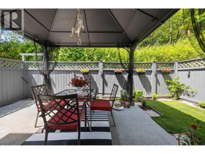 2561 RUNNEL Drive | Coquitlam British Columbia | Slide Image Eighteen