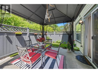 2561 RUNNEL Drive | Coquitlam British Columbia | Slide Image Nineteen