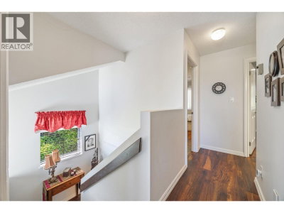 2561 RUNNEL Drive | Coquitlam British Columbia | Slide Image Twenty