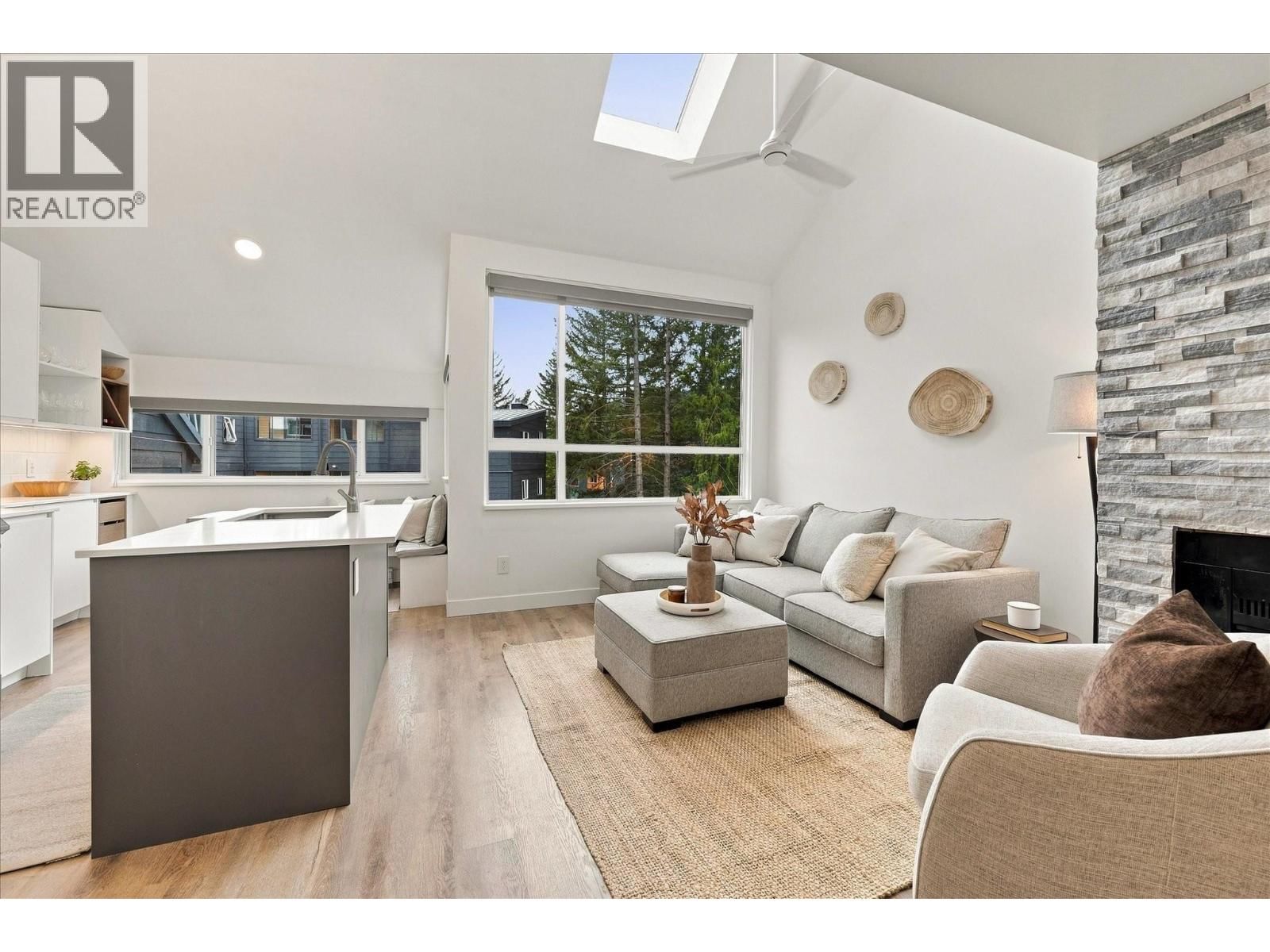 9 2110 WHISTLER Road property photo