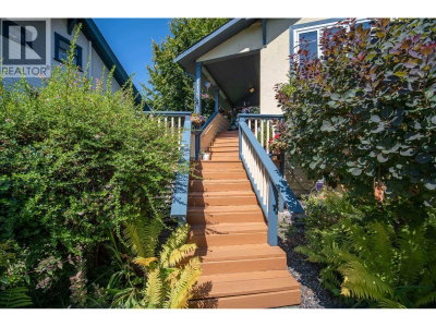 114 KINGS Road | North Vancouver British Columbia | Slide Image Three