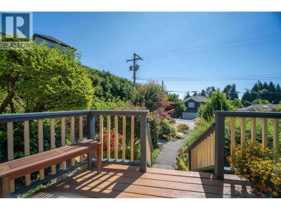 114 KINGS Road | North Vancouver British Columbia | Slide Image Seven