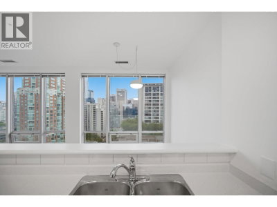 989 NELSON Street | Vancouver British Columbia | Slide Image Nine