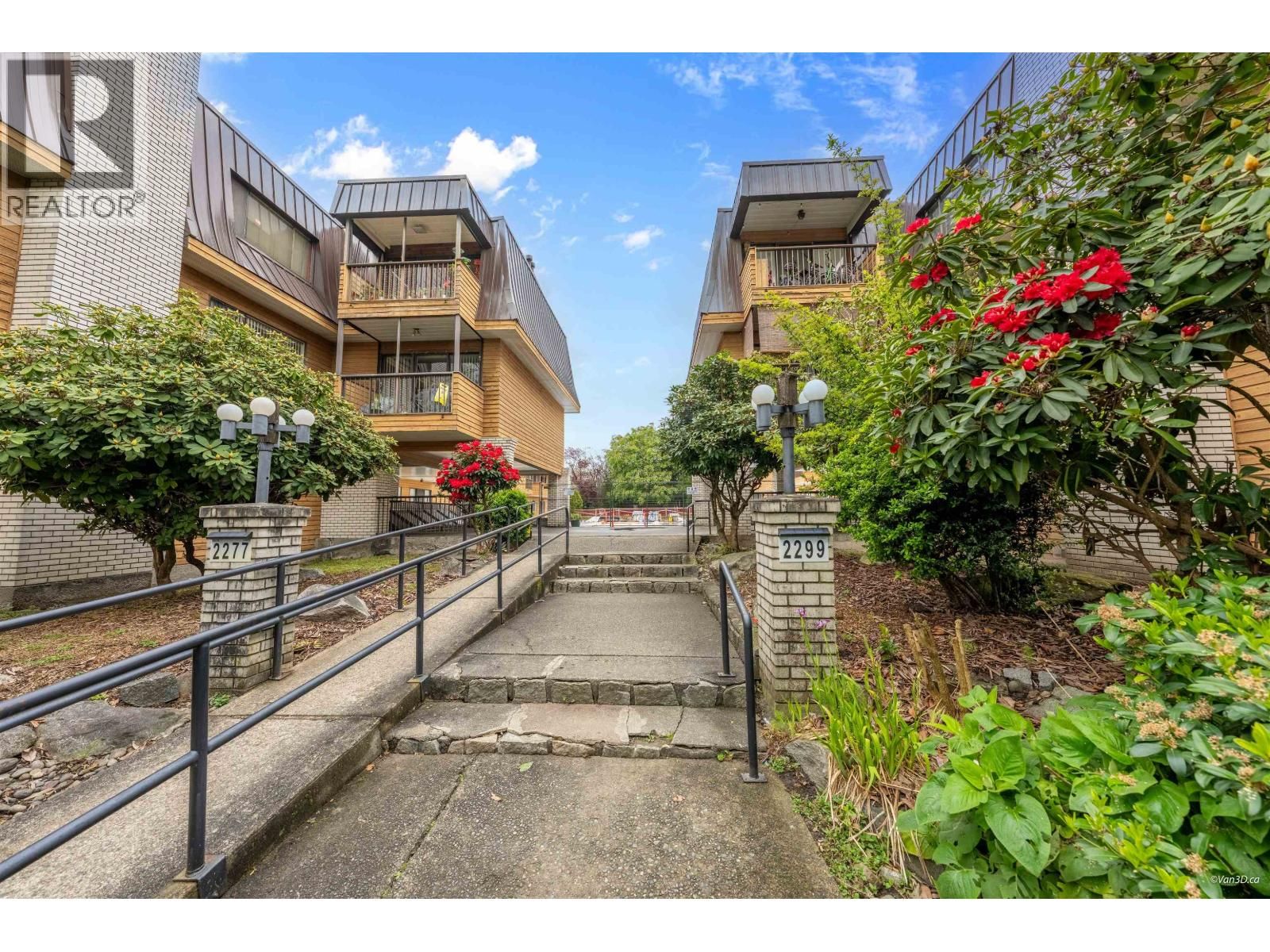 2299 30TH Avenue, Vancouver, British Columbia V5N 5N1
