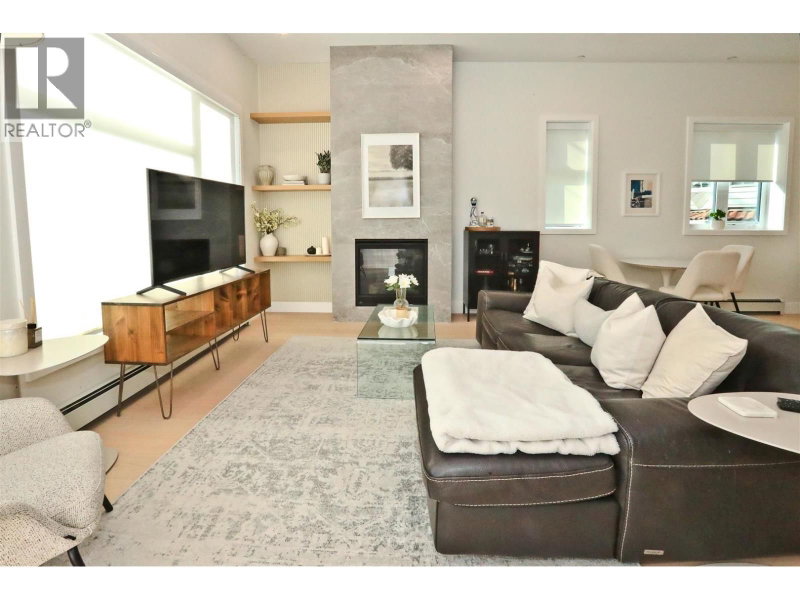 4015 VICTORIA Drive Vancouver British Columbia, V5N 4M9 - 3 Bedrooms Condo For Sale