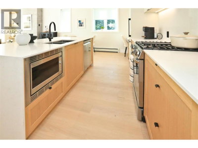 4015 VICTORIA Drive | Vancouver British Columbia | Slide Image Nine