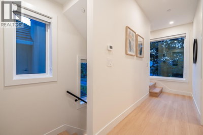 3638 NORMANDY Drive | Vancouver British Columbia | Slide Image Twenty