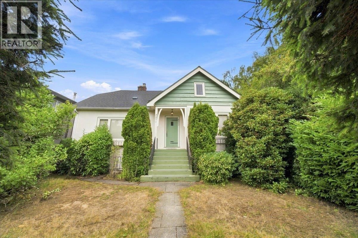 2971 37TH Avenue, Vancouver, British Columbia V6N 2T8