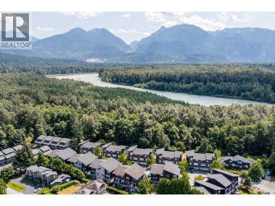1158 CARMEL Place | Squamish British Columbia | Slide Image Five
