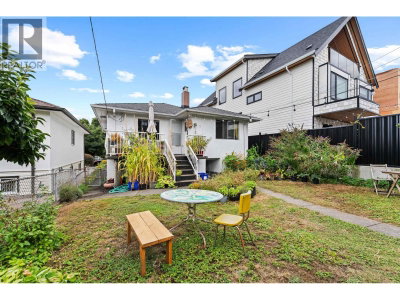 2608 4TH Avenue | Vancouver British Columbia | Slide Image Three