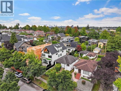 2608 4TH Avenue | Vancouver British Columbia | Slide Image Thirty-one