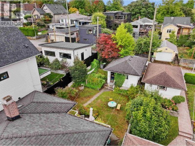 2608 4TH Avenue | Vancouver British Columbia | Slide Image Thirty-two